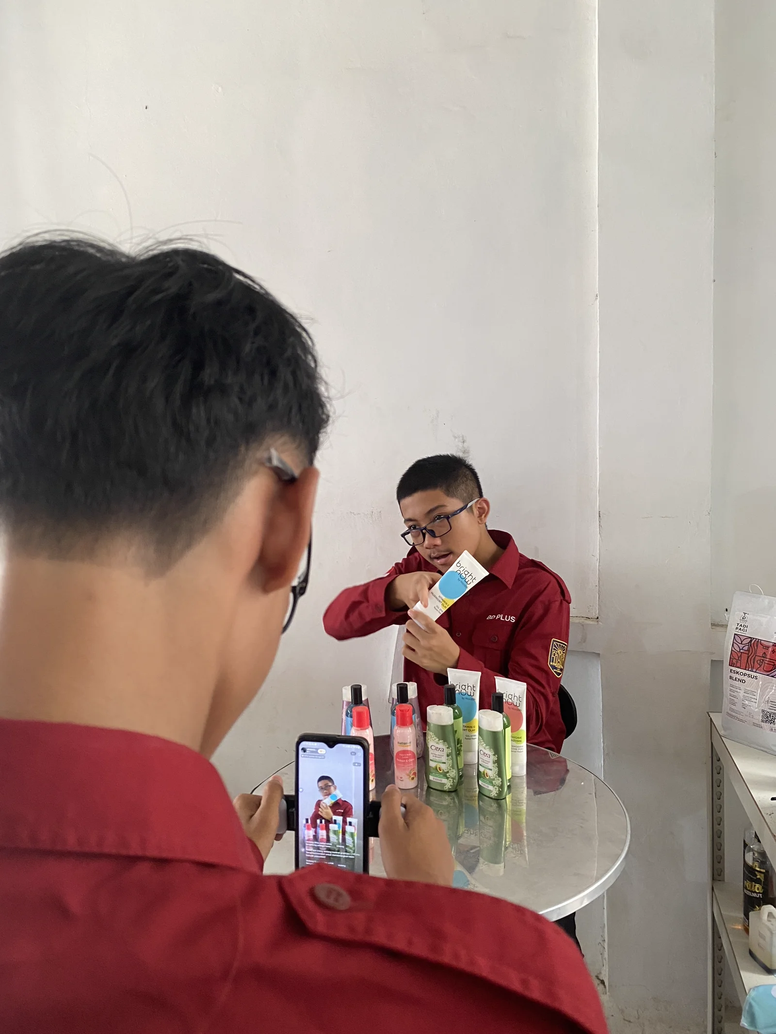 Kru Produksi Studio & Tata Cahaya Siaran